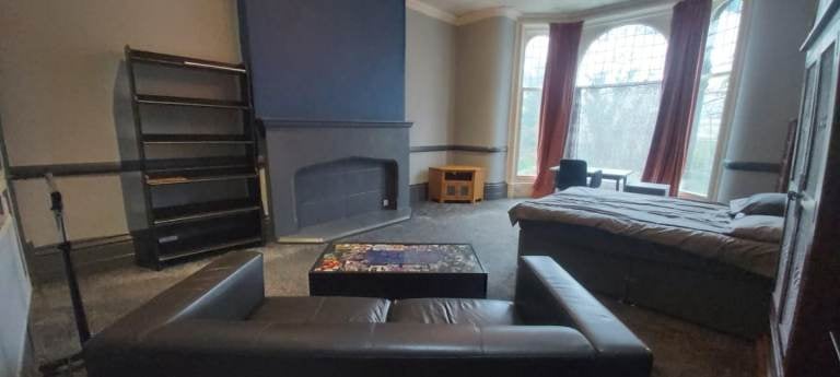 Flat Mount Royd in Bradford