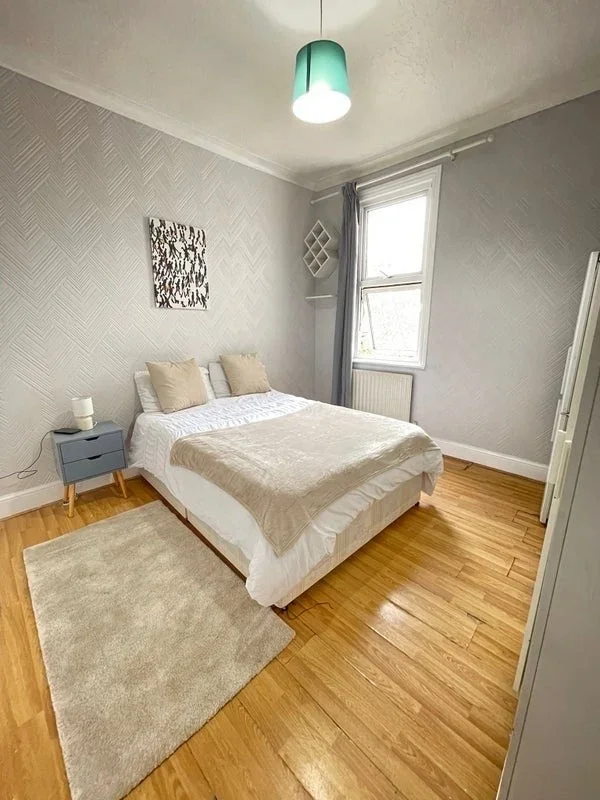 Room Gladesmore Road in Greater London