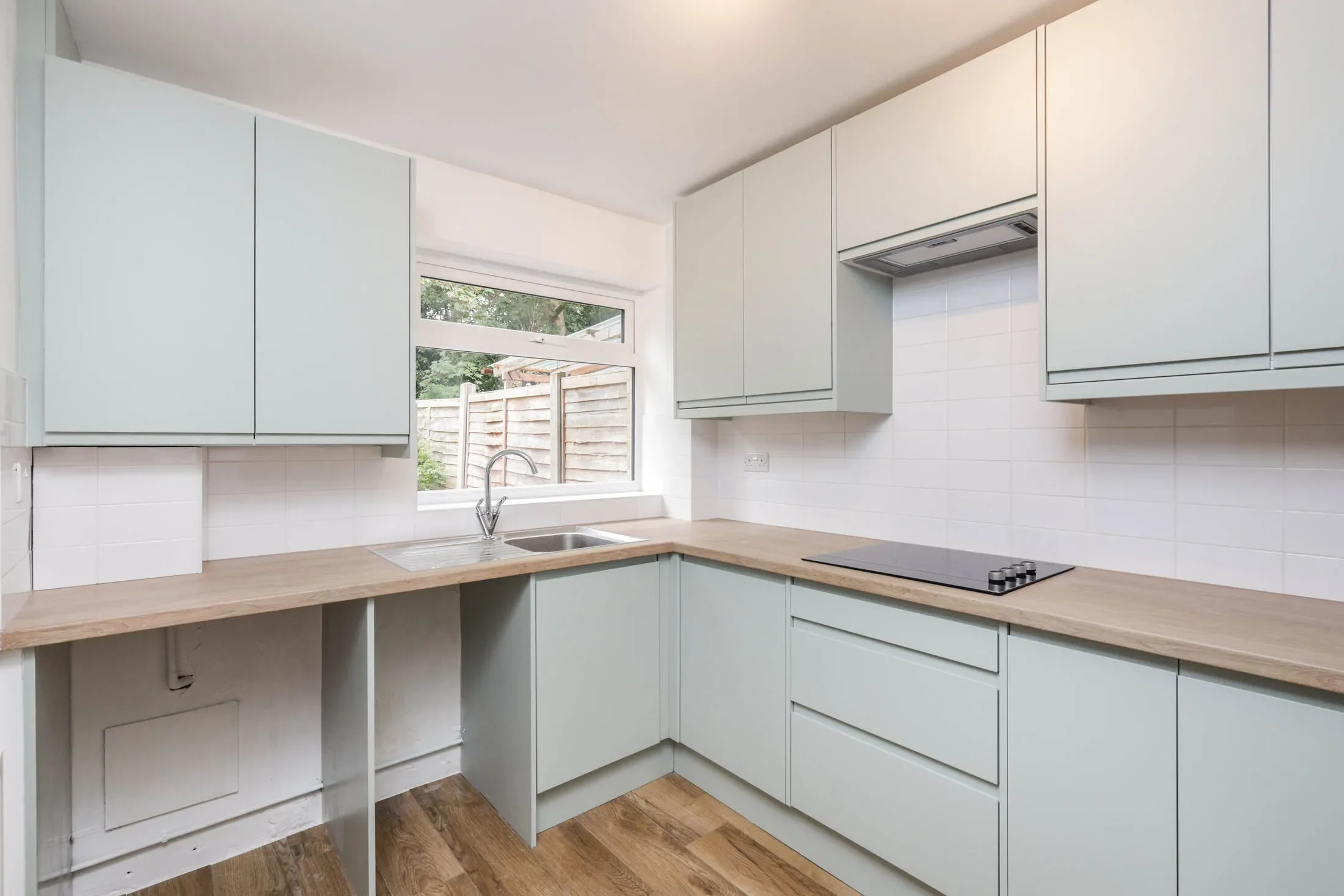 House Bellamy Close in Watford