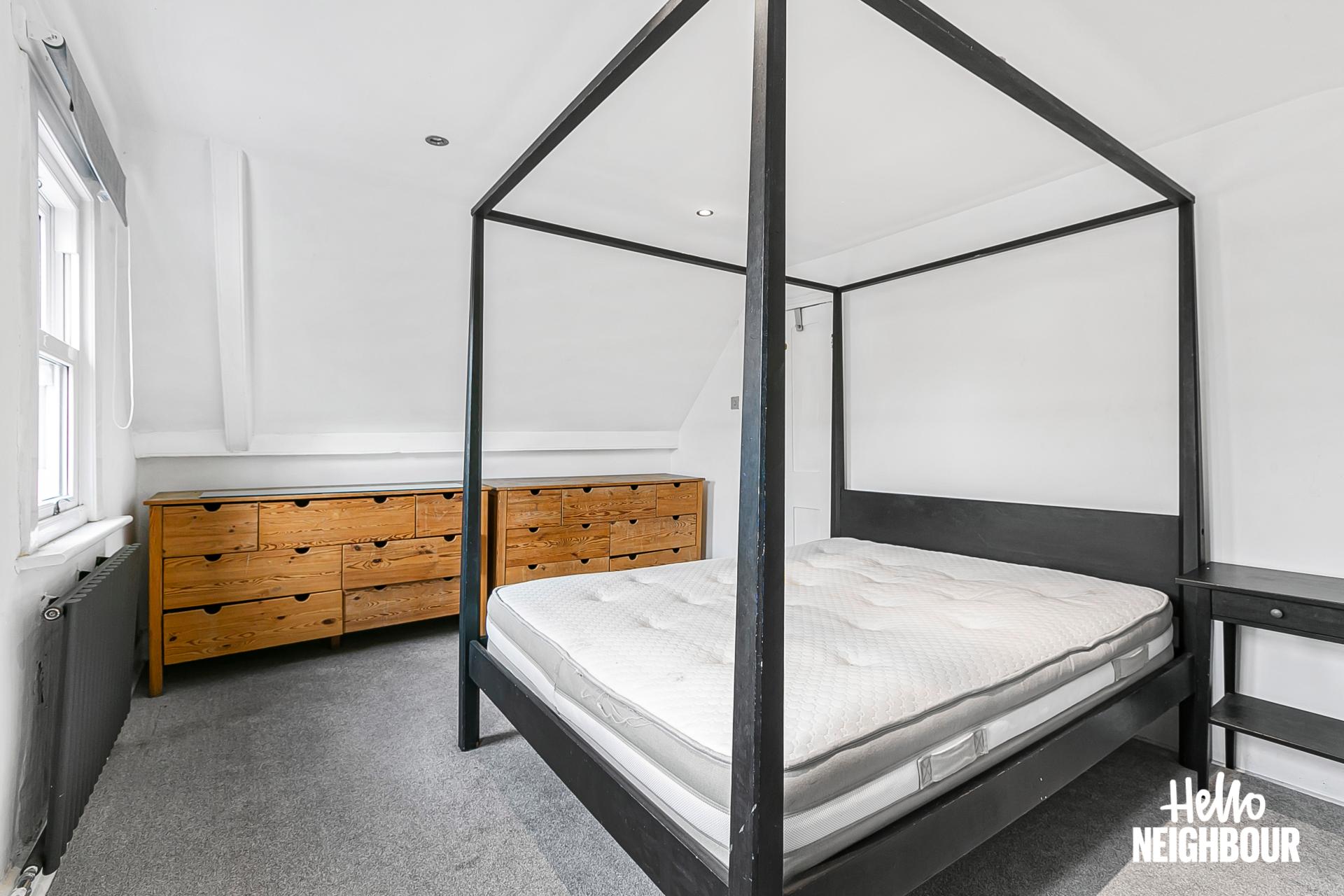 Flat Hildreth Street in Greater London