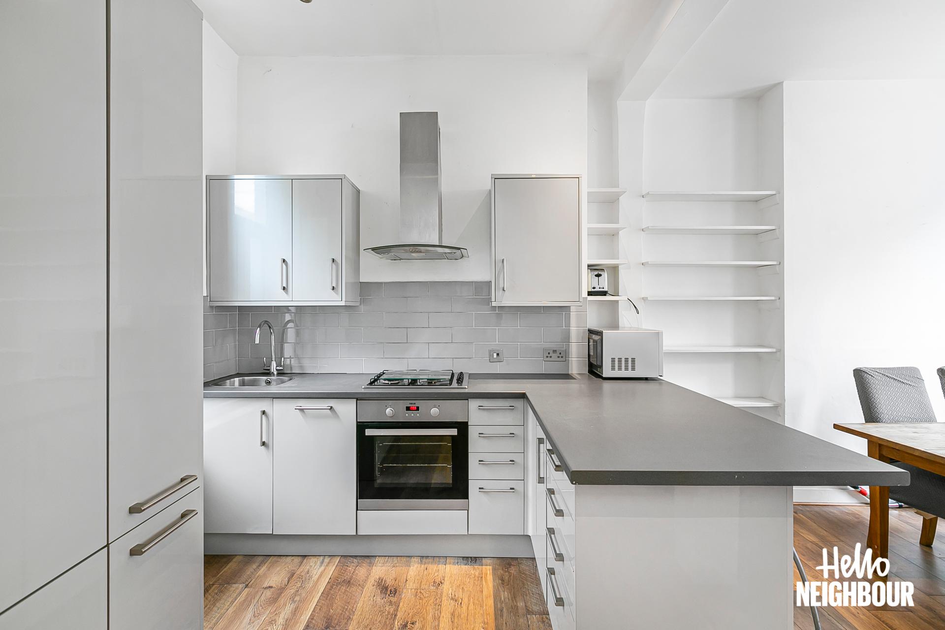 Flat Hildreth Street in Greater London
