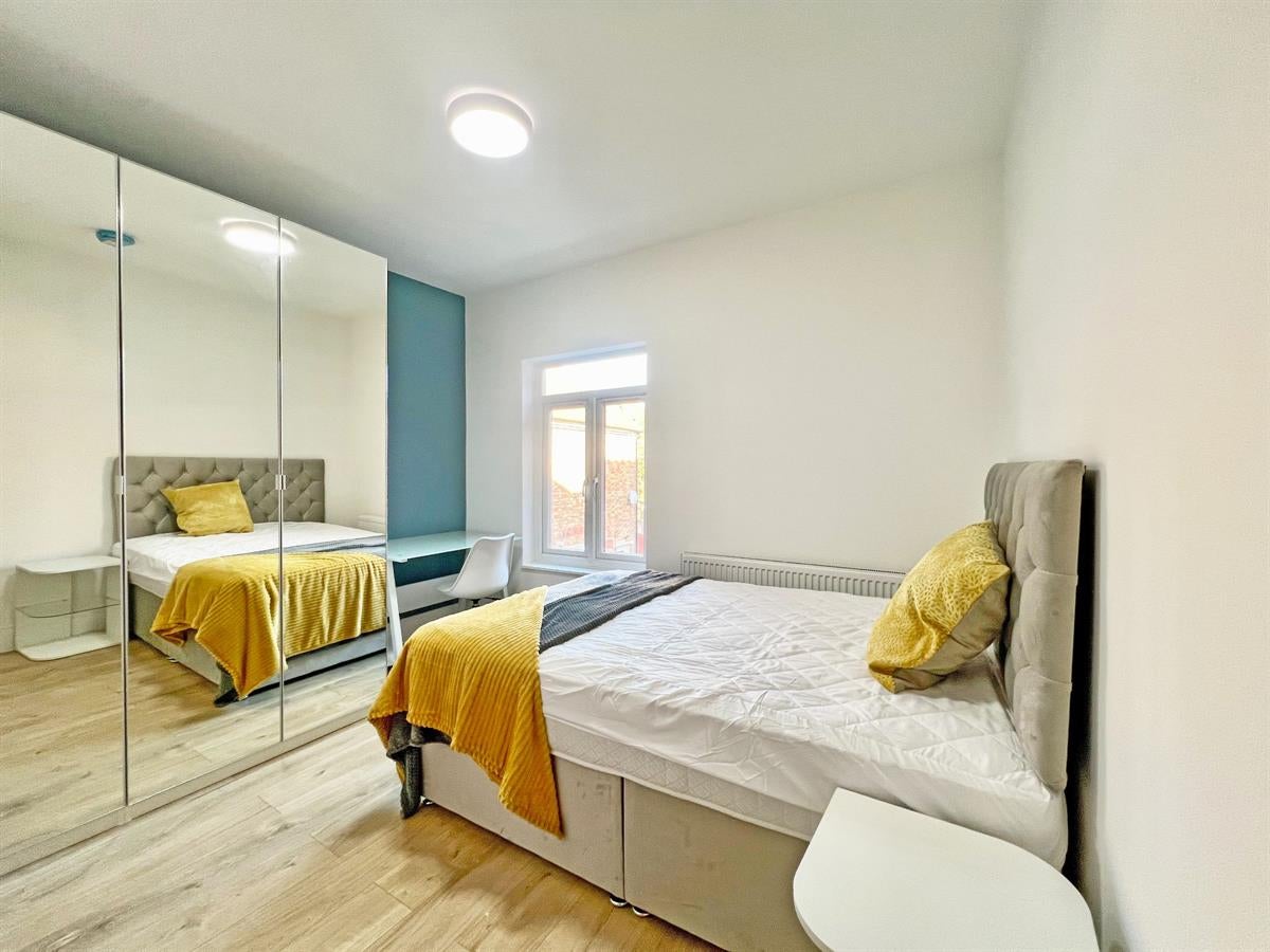 Room Rutland Road in Bedford