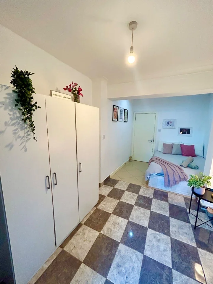 Room Harrow Road in Greater London