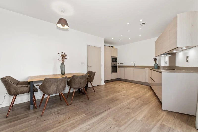 Room Nellie Cressall Way in Greater London