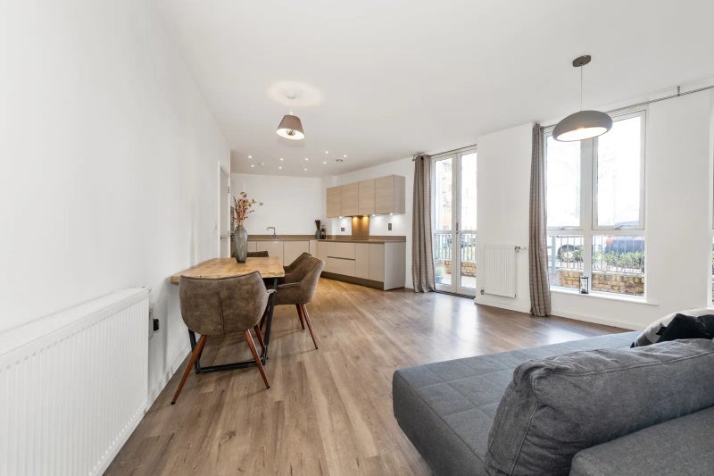 Room Nellie Cressall Way in Greater London