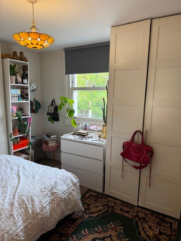 Room Queenstown Road in Greater London