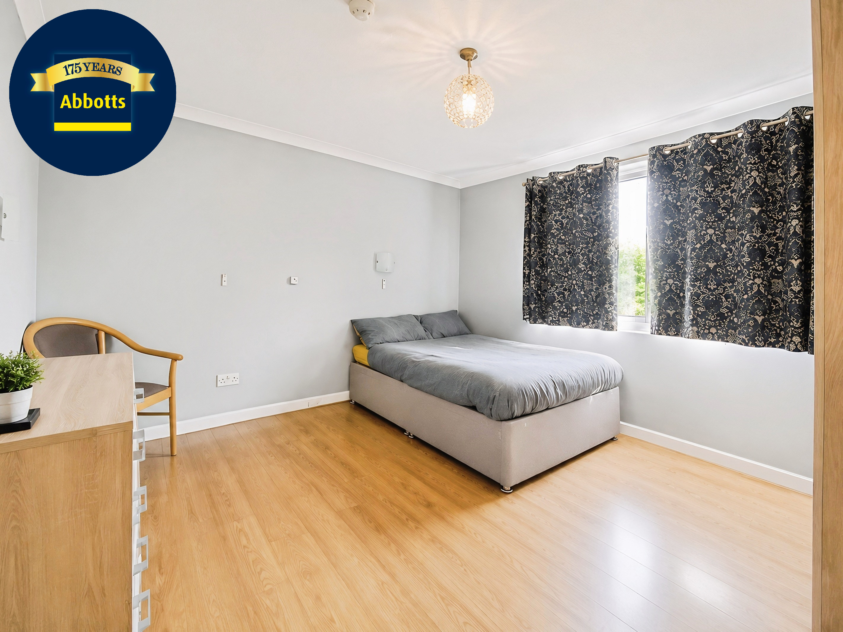 Room Galleywood Road in Chelmsford