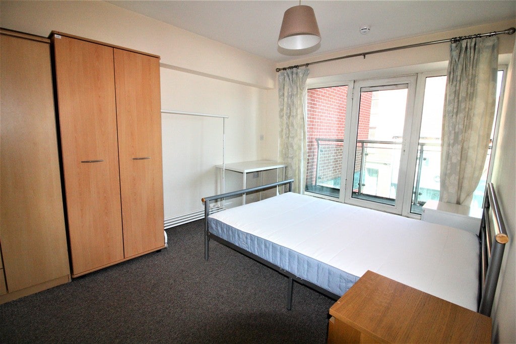 Flat Westfield Terrace in Sheffield