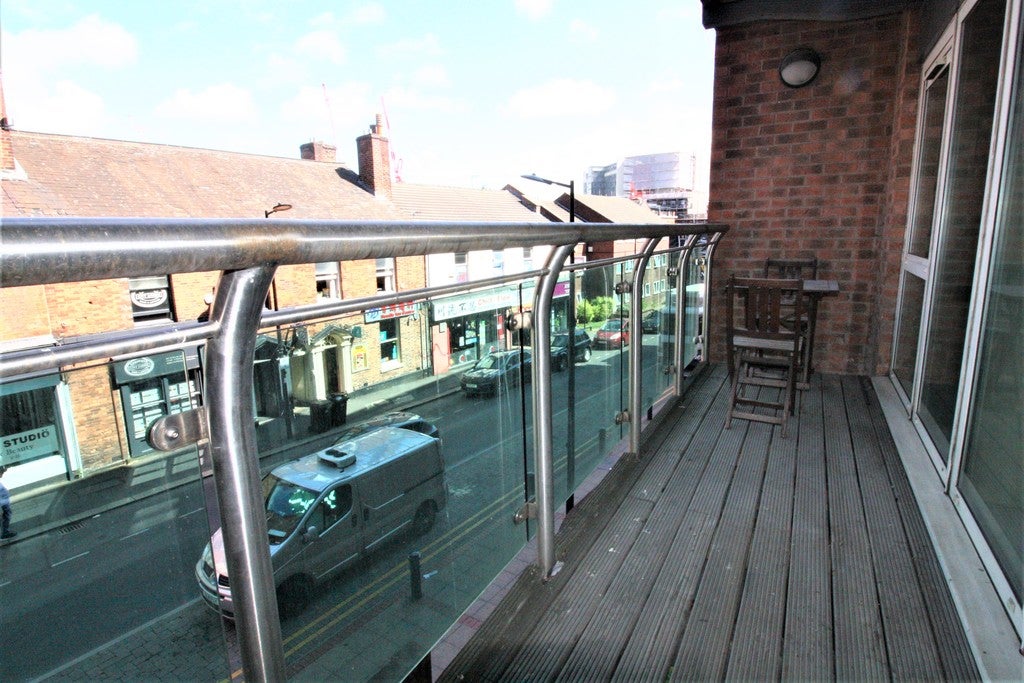 Flat Westfield Terrace in Sheffield