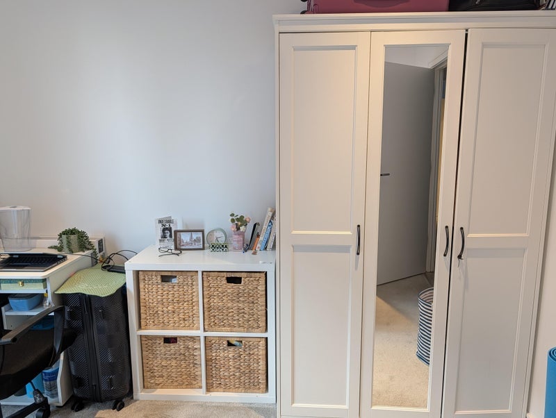Room South Way in Greater London