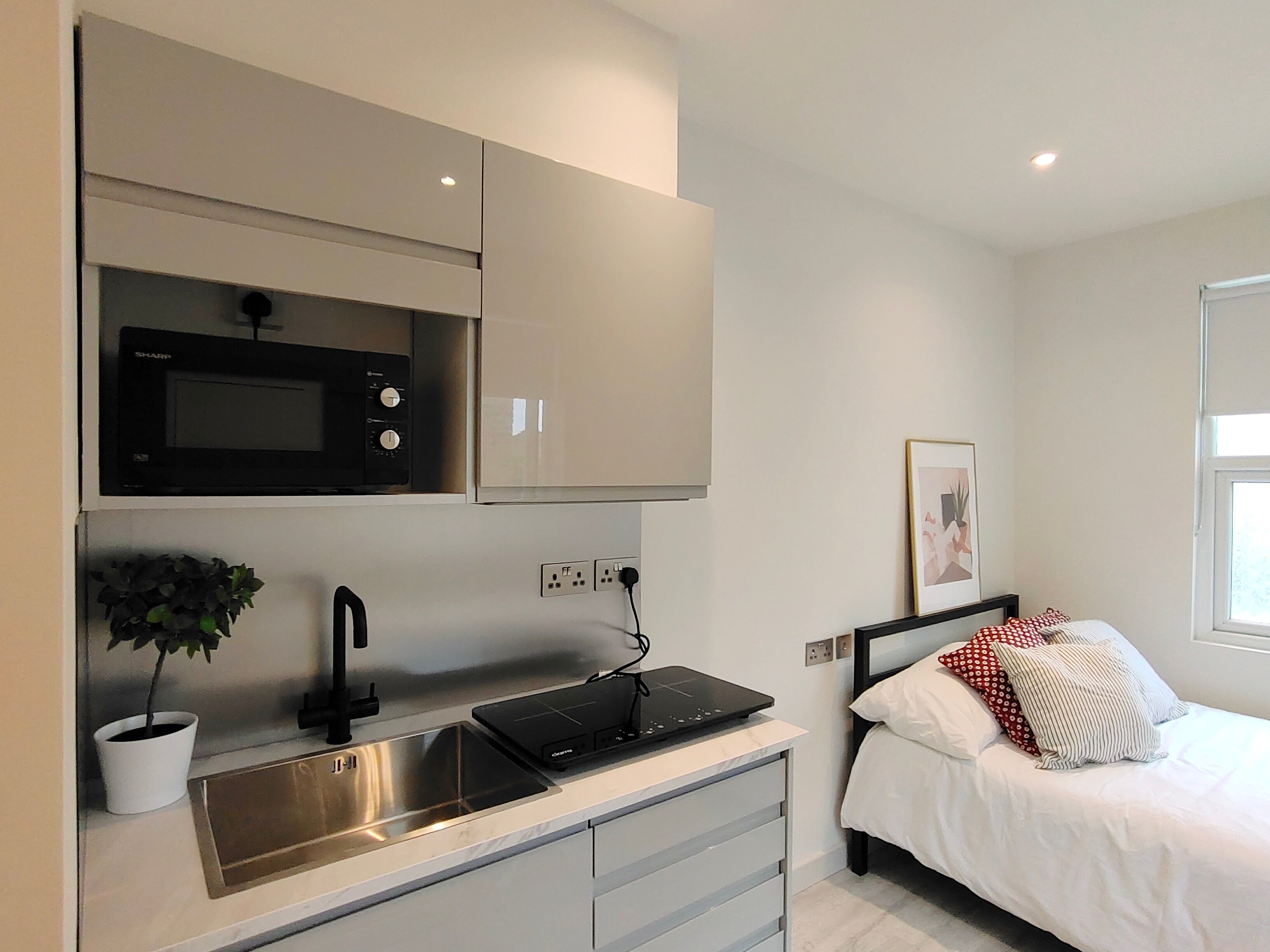 Room Villiers Road in Greater London