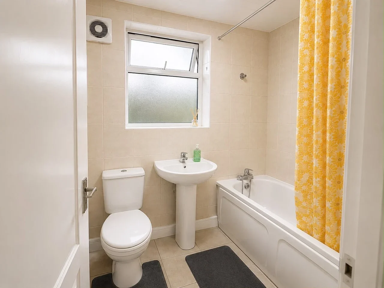 Room Albion Road in Greater London