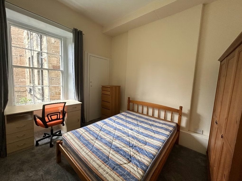 Flat Montague Street in City of Edinburgh
