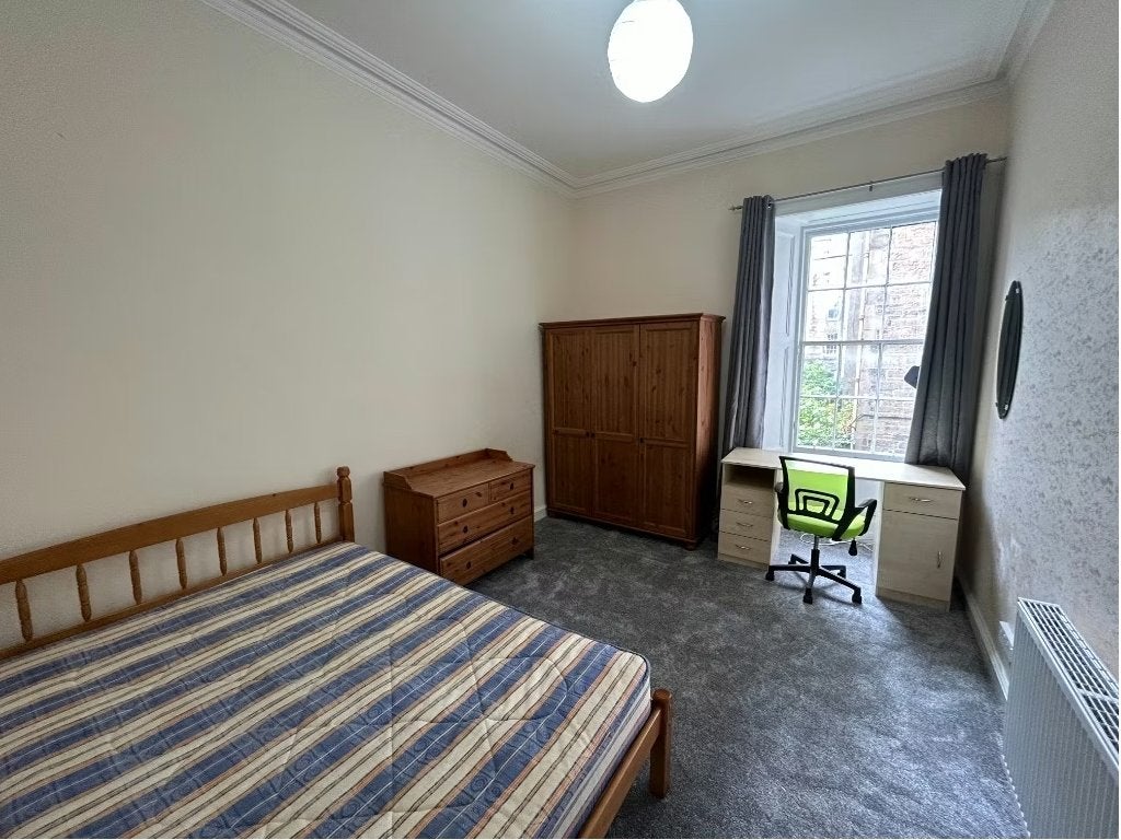 Flat Montague Street in City of Edinburgh