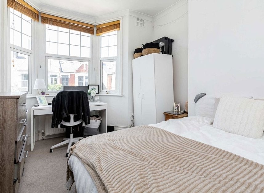 Flat Fulham Palace Road in Greater London