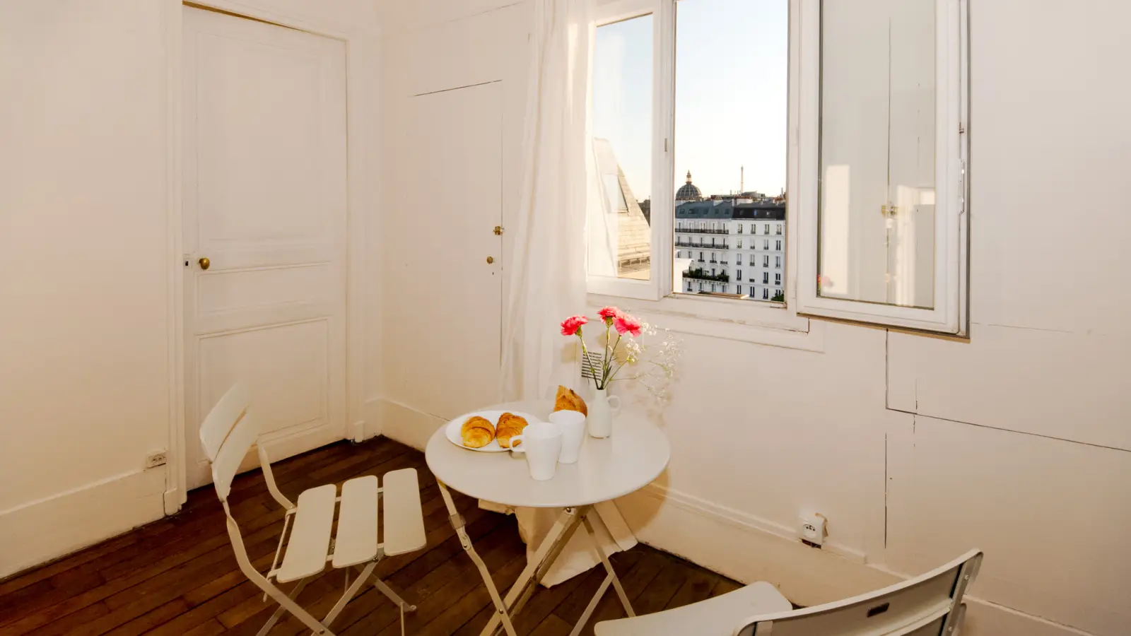 Flat Rue de Berne in Paris