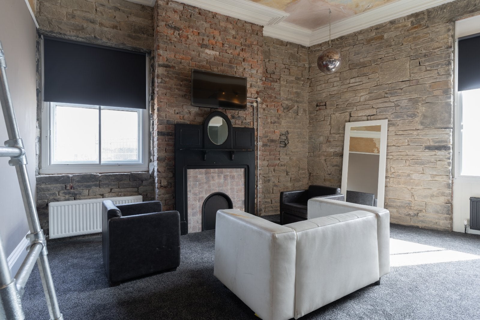 Room Queensgate in Kirklees