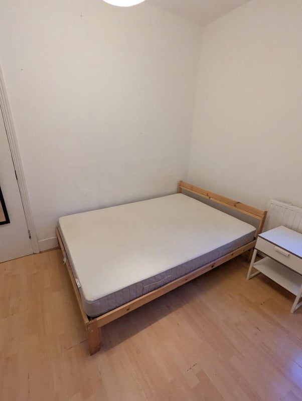 Room Langham Road in Greater London
