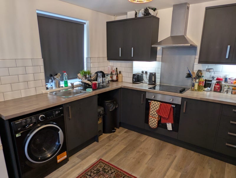 Room Charlton Road in Bristol