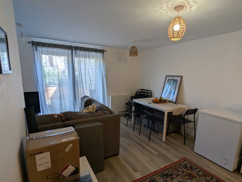 Room Charlton Road in Bristol