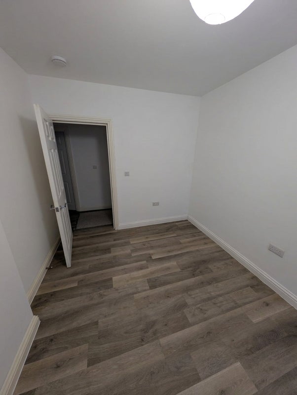 Room Charlton Road in Bristol