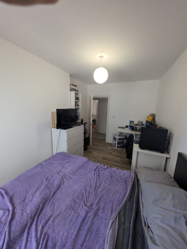 Room Charlton Road in Bristol