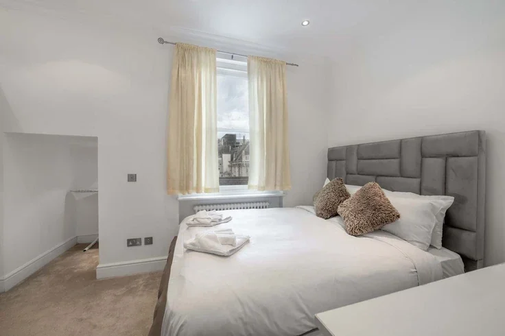 Flat Westbourne Terrace in City of Westminster