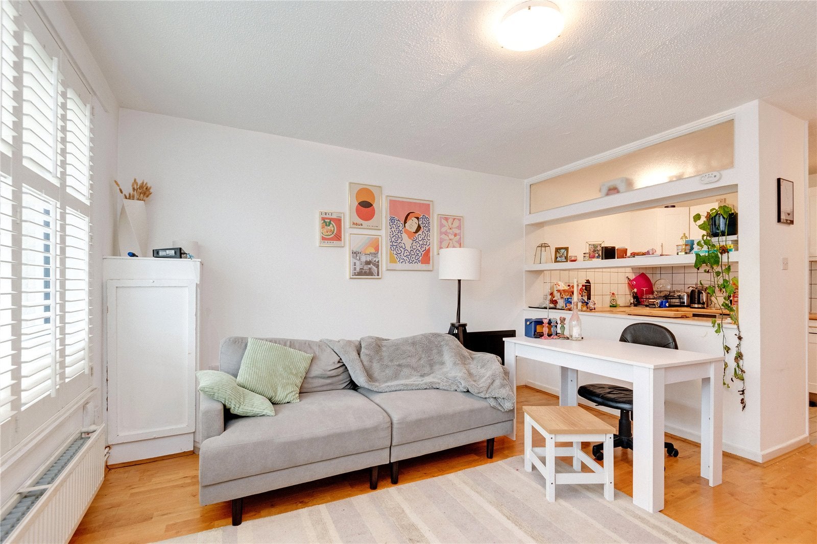 Flat Wakeham Street in Greater London