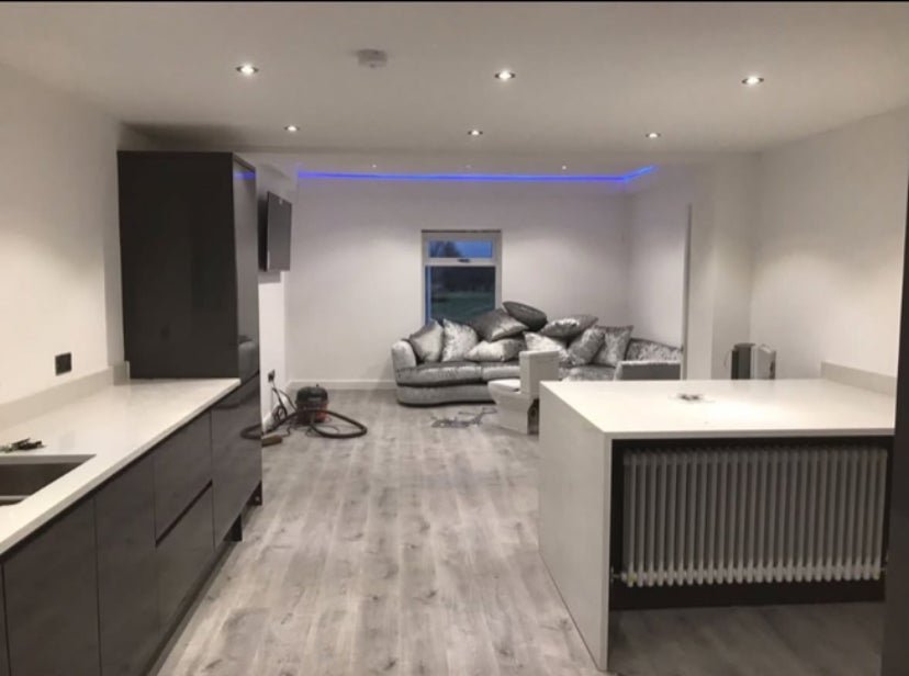 Flat Birkenhead Road in Great Meols
