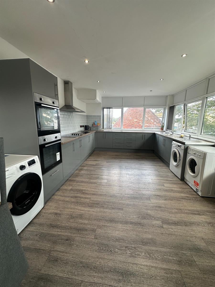 Room Anlaby Road in Hull