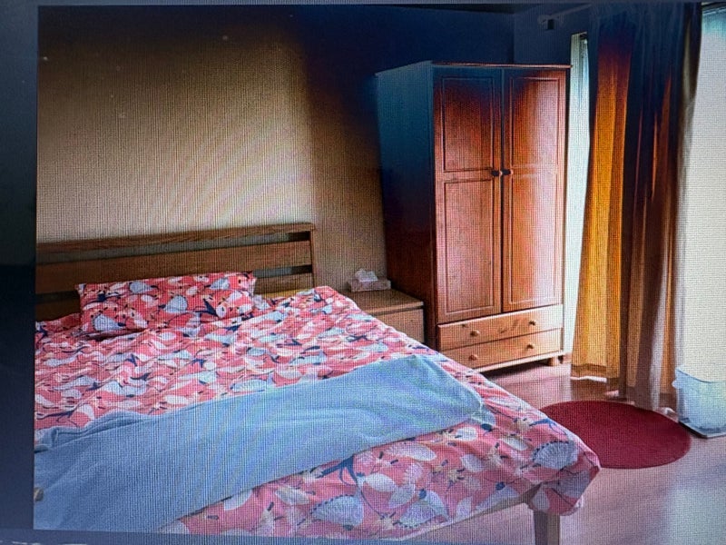 Room Waddington Avenue in Greater London