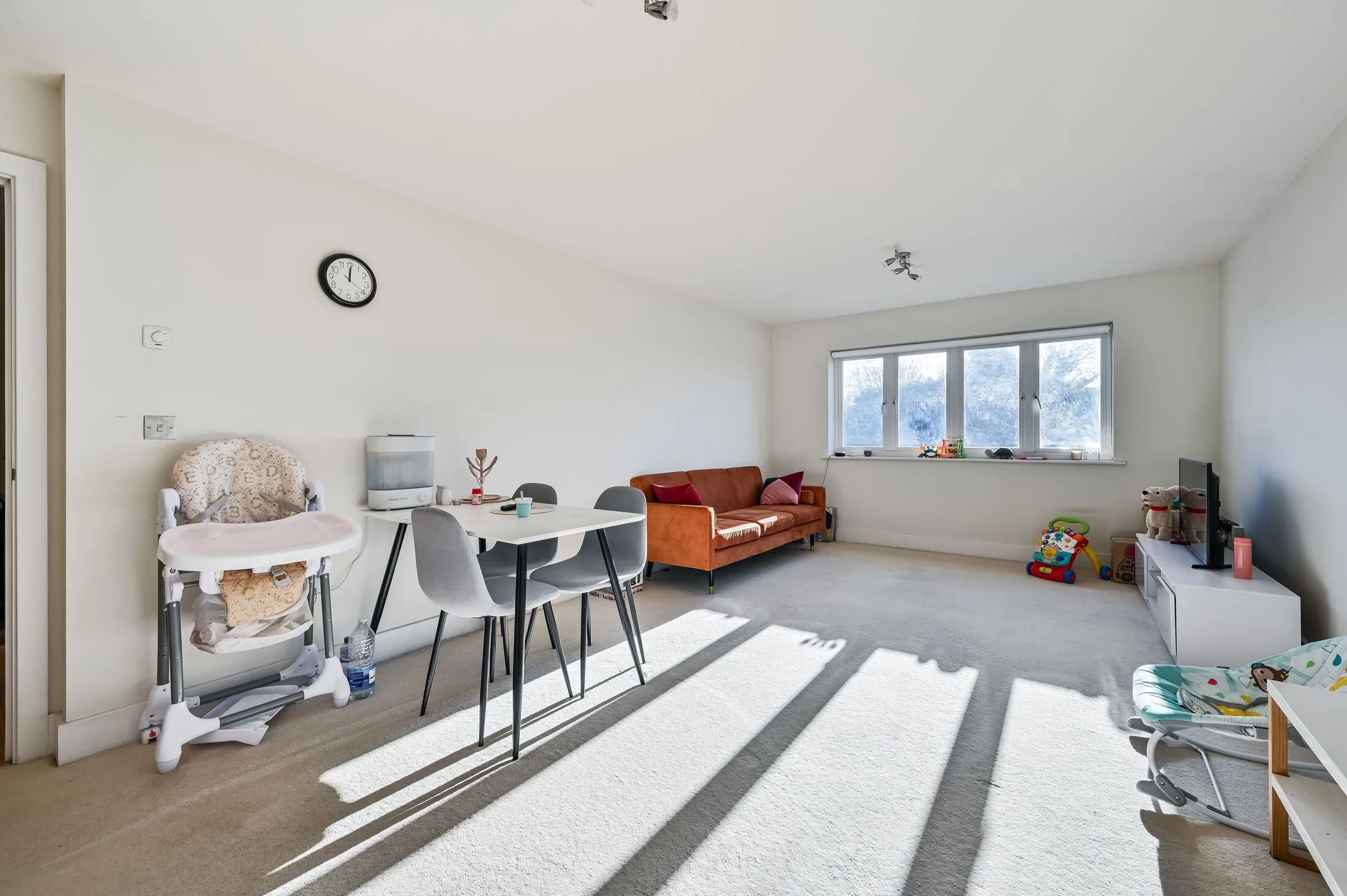 Flat Clarence Road in Greater London
