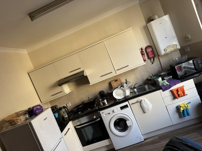 Room Despenser Street in Cardiff