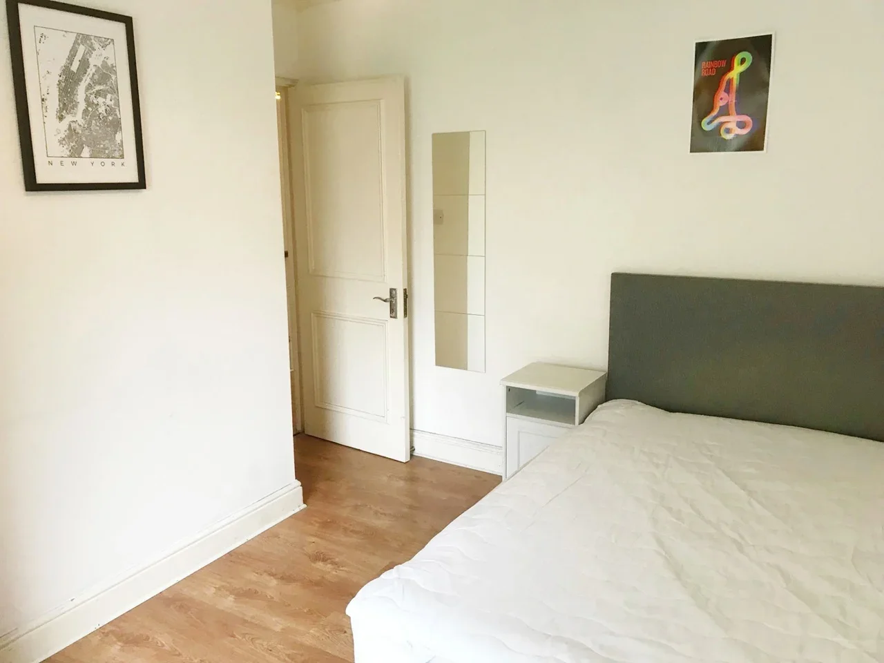 Flat Surrey Row in Greater London
