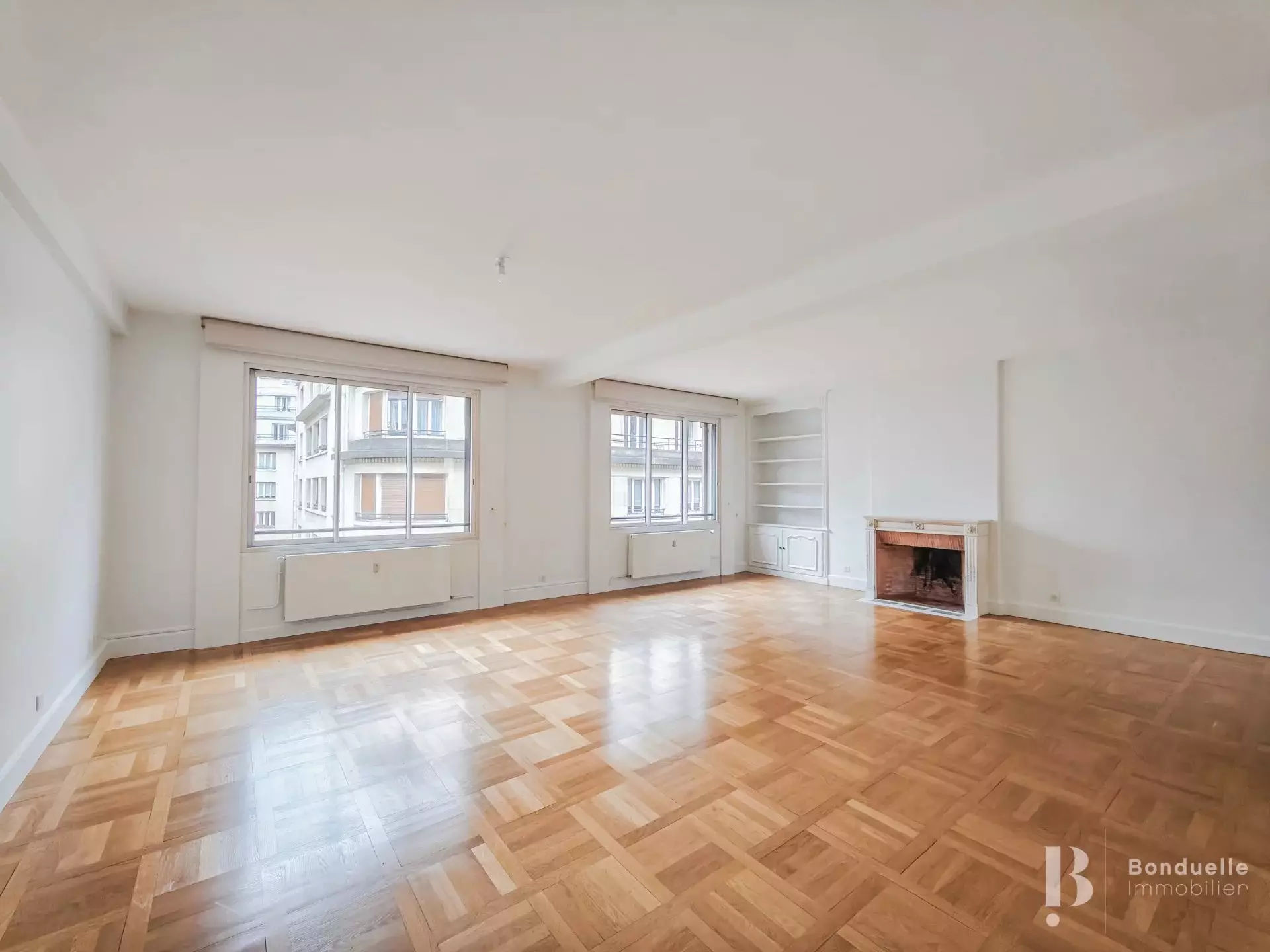 Flat Rue Duret in Paris
