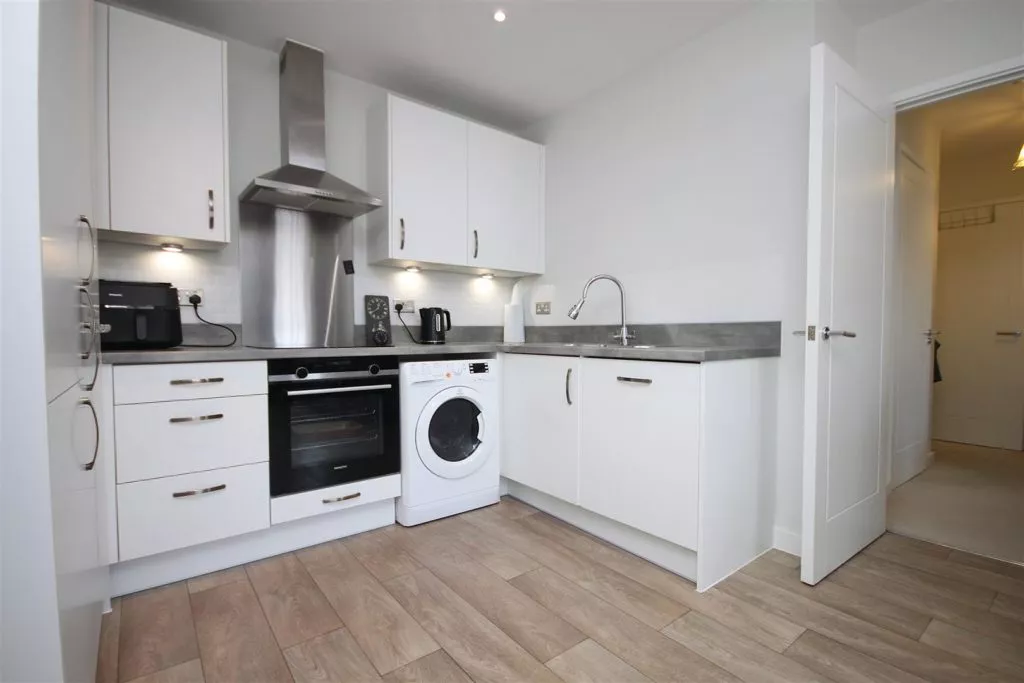 Flat Randalls Road in Mole Valley
