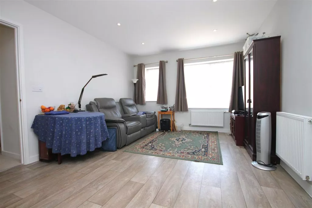 Flat Randalls Road in Mole Valley