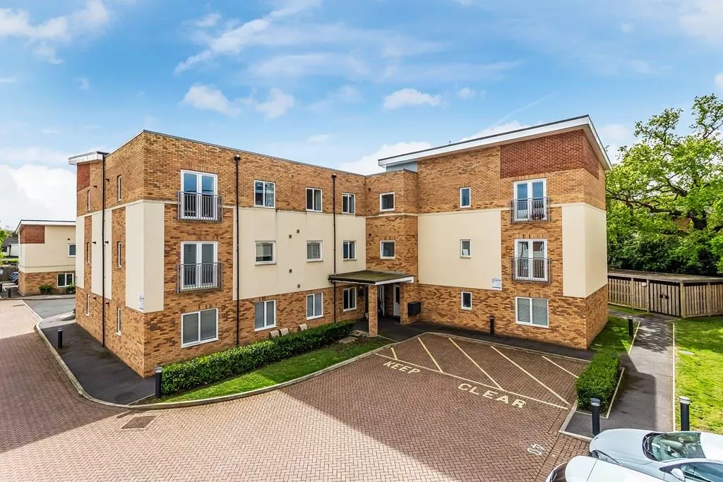 Flat Randalls Road in Mole Valley