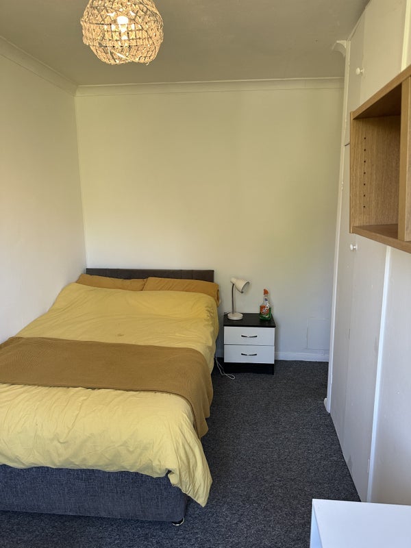 Room Caroline Close in Greater London