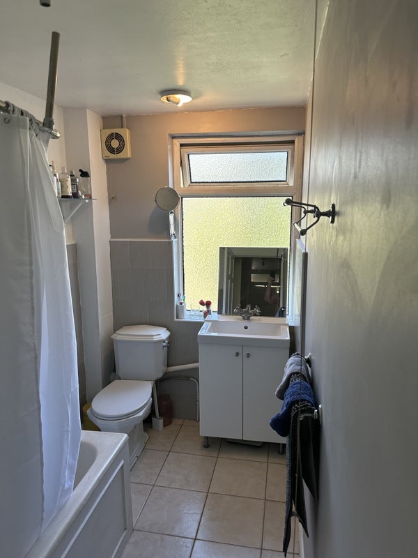 Room Caroline Close in Greater London