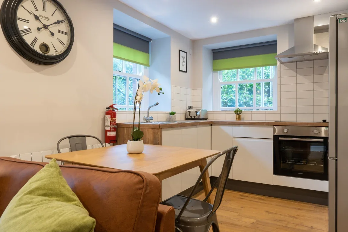 Flat Eskdale Terrace in Newcastle upon Tyne