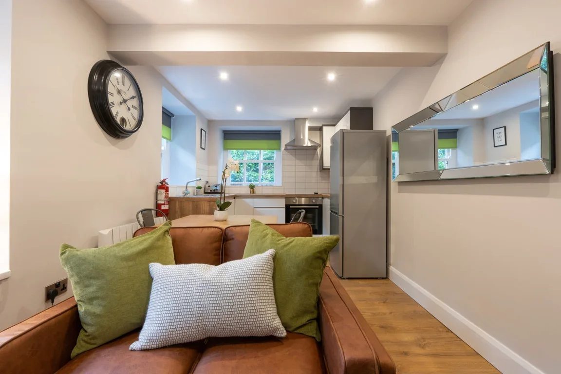 Flat Eskdale Terrace in Newcastle upon Tyne