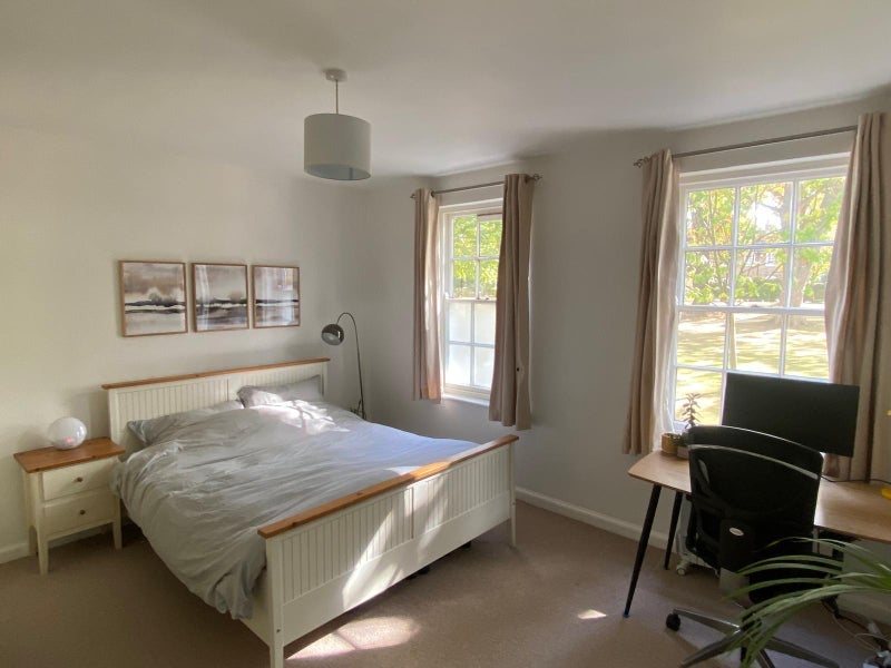 Room John Spencer Square in Greater London