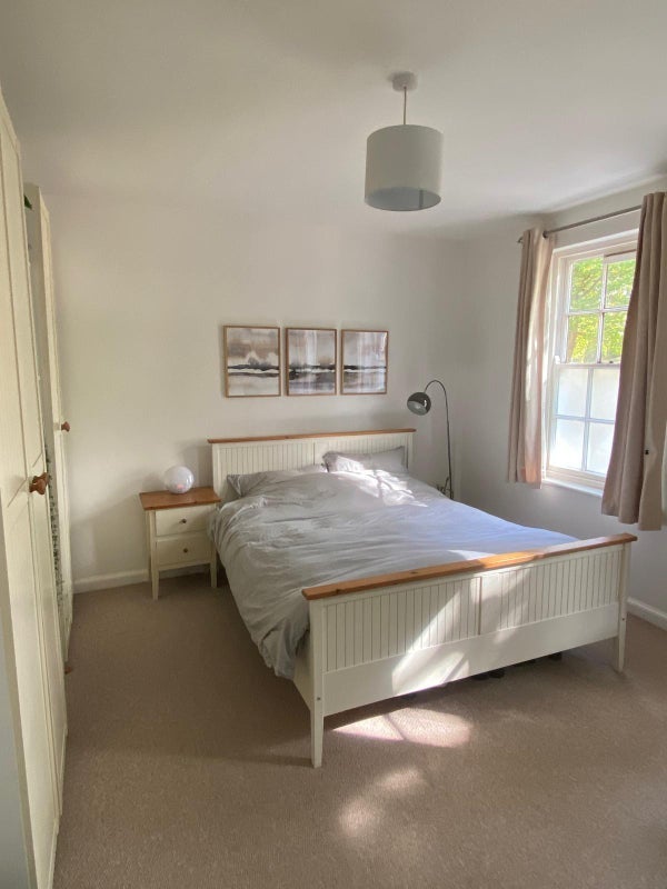 Room John Spencer Square in Greater London