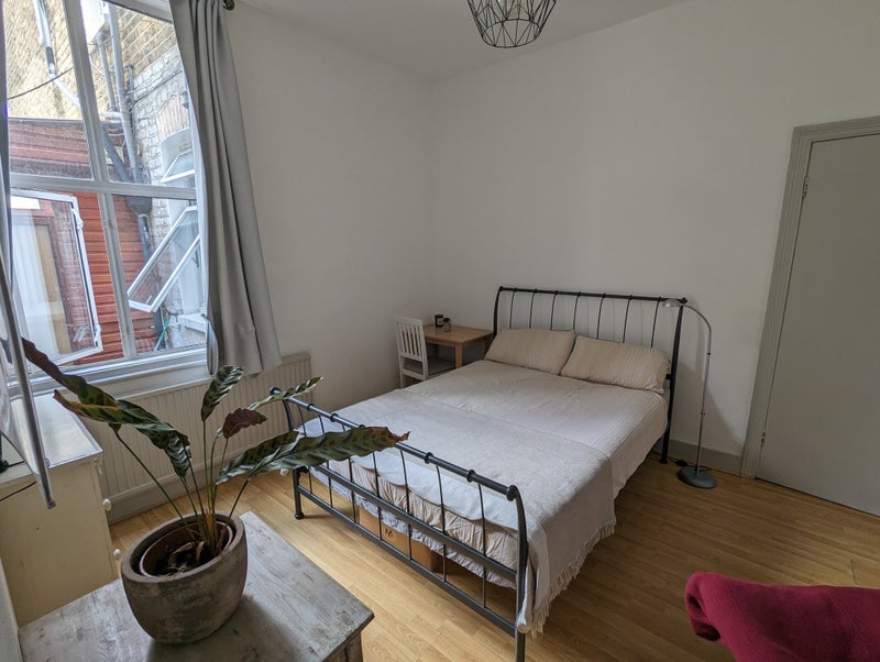 Flat Leighton Gardens in Greater London