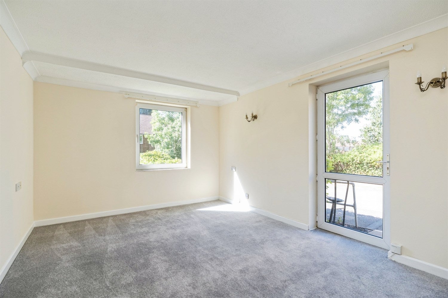 Flat Mount Echo Drive in Greater London