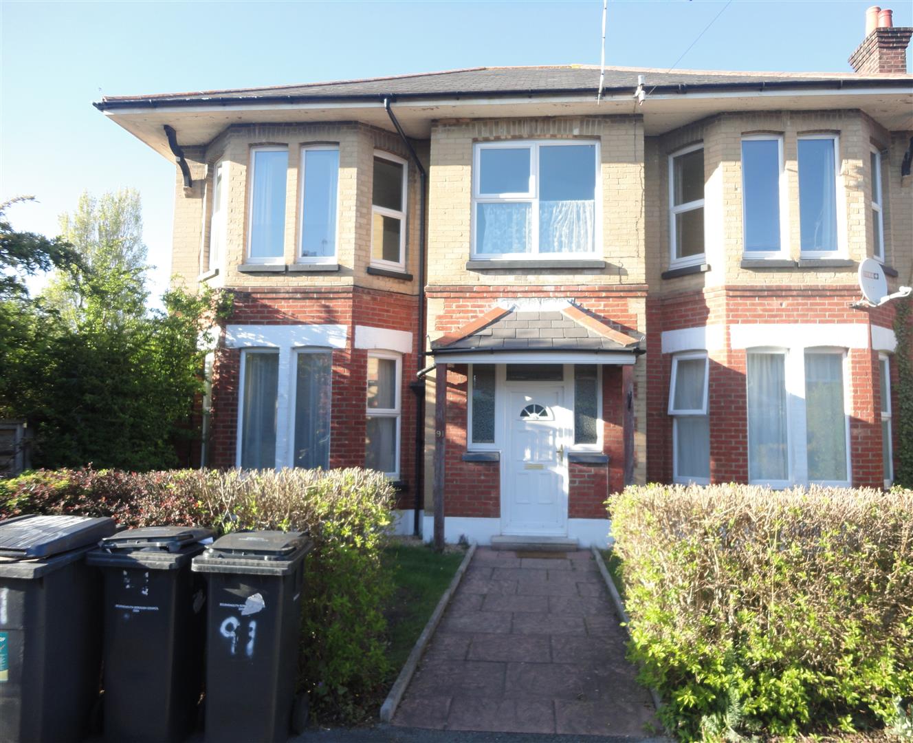 Flat Fitzharris Avenue in Bournemouth