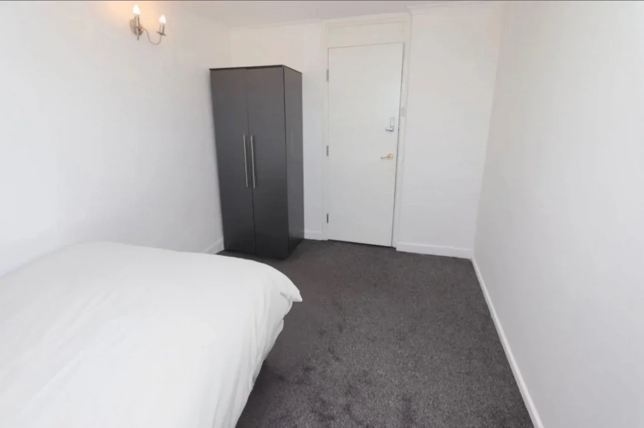 Room Crayford Road in Greater London