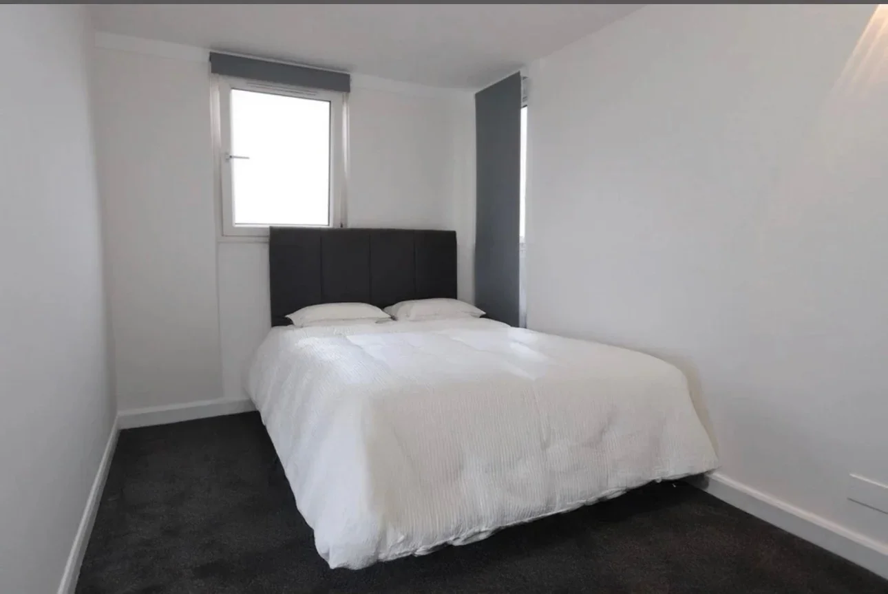 Room Crayford Road in Greater London