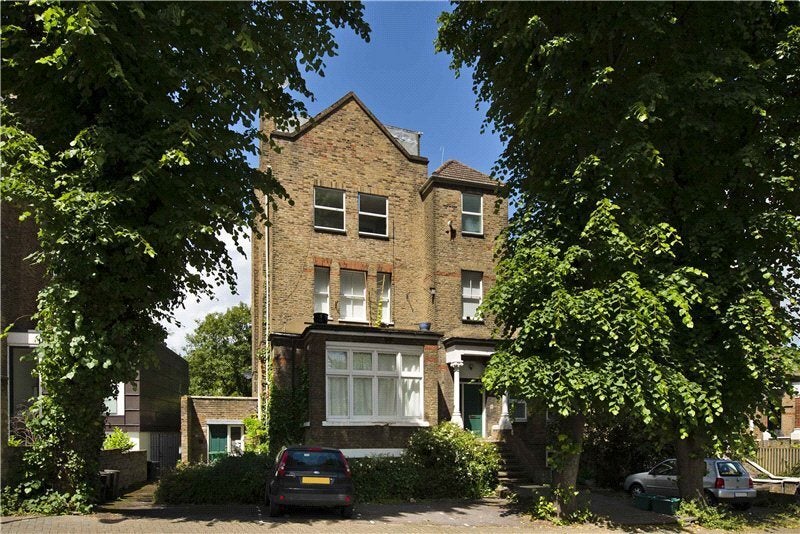 Flat Carleton Road in Greater London